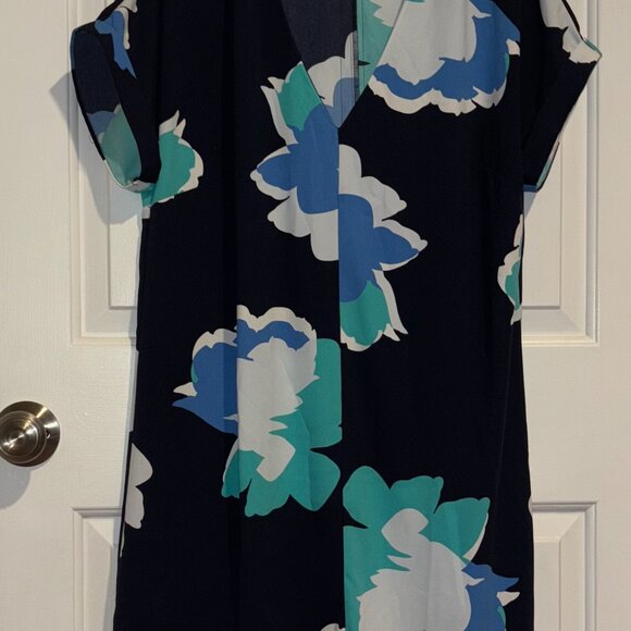Flower Print Loose Flowing Dress V-Neck - Picture 2 of 4